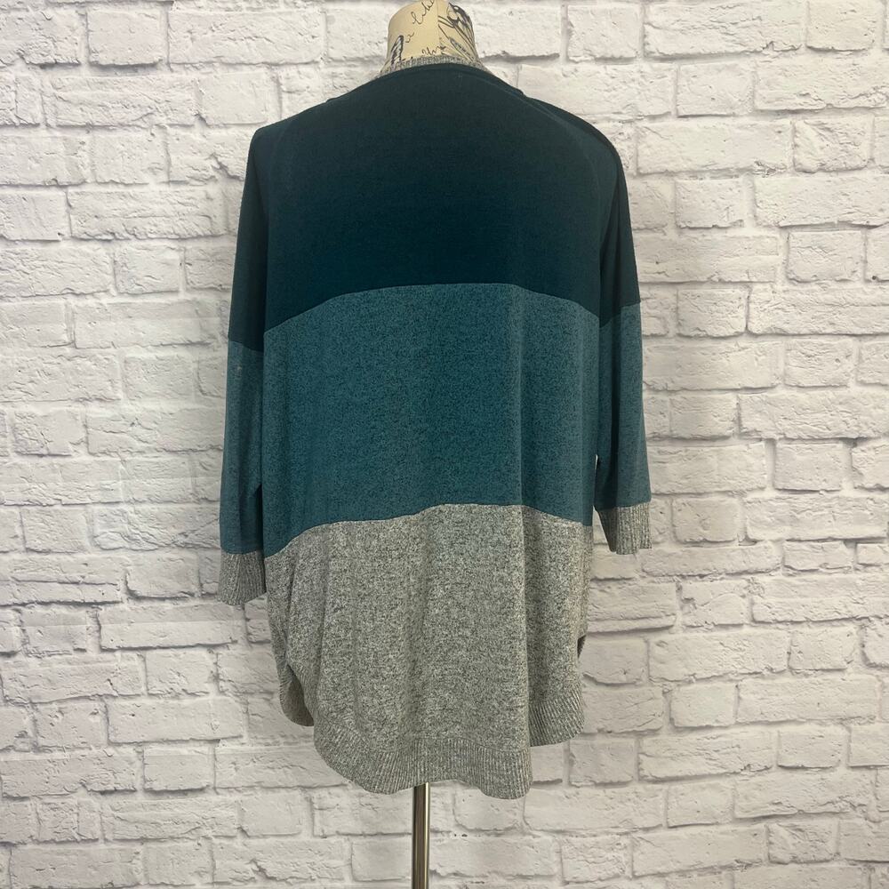 Maurice's Color Block 3/4 Sleeve Tunic Blouse Plus Size - Picture 6 of 6
